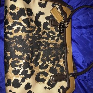 Never uses coach purse